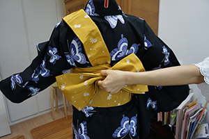 How to wear a Yukata / How to make Obi