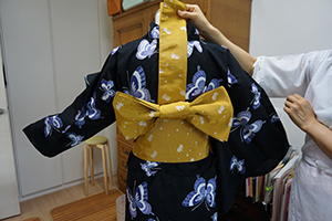 How to wear a Yukata / How to make Obi